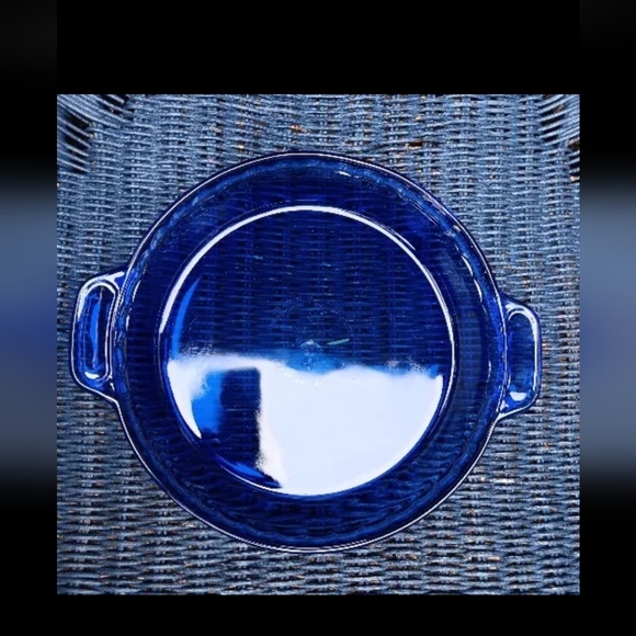 Anchor Hocking Cobalt blue deep dish pie plate with handles 9" - Picture 2 of 3
